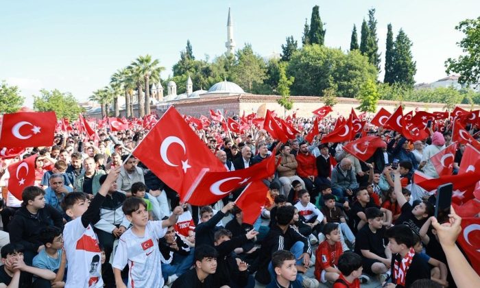 Gebze Kent Meydanı’nda milli maç heyecanı
