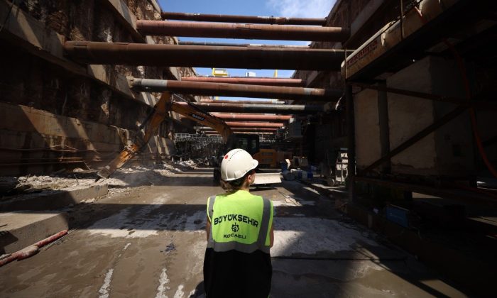 Körfezray Metro’da tüneller ilerliyor