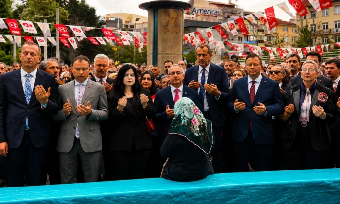 MHP Kocaeli’de dualı devir teslim