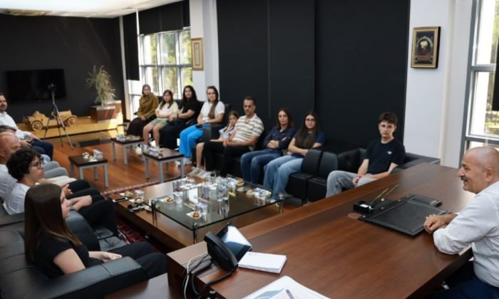 LGS Türkiye birincileri Başkan Büyükgöz’ü ziyaret etti