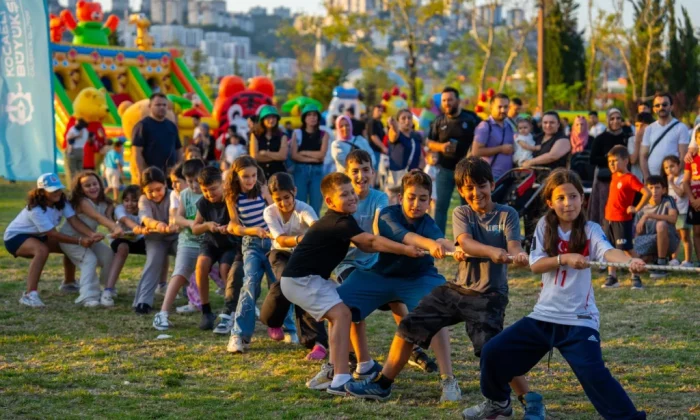 Eğlenceye doydu  Yaz Akşamları “Çık Dışarıya Oynayalım” ile Renklendi