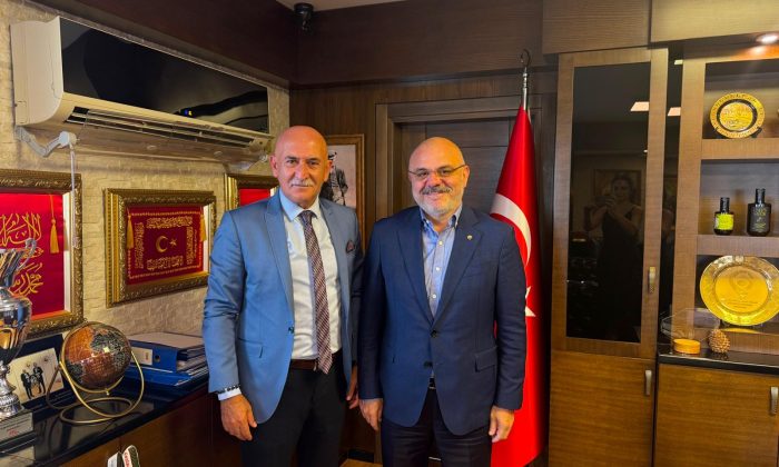 İş İnsanı Gültekin Şenel sahaya indi: “Birilerine değil, doyduğum Gebze’ye hizmet edeceğim”