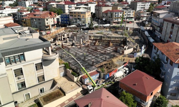 Dilovası Kent Meydanı Büyükşehir Belediyesinin Desteğiyle İlerliyor