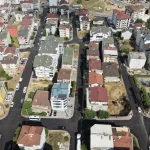 Çayırova ‘da yollar yenilendi. sadece Özgürlük Mahallesi’ne 4 bin ton asfalt serildi