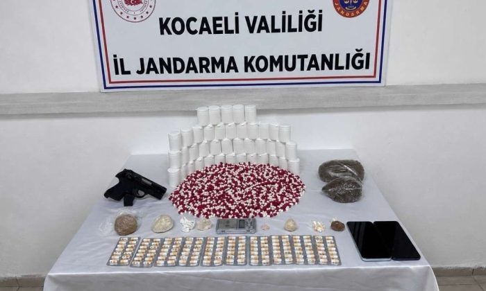 Jandarmadan Uyuşturucu Operasyonu: Binlerce Hap Ele Geçirildi