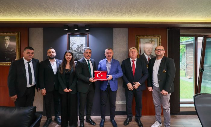 Türk Eğitim-Sen’in Başkanı Bayram Sarı’nın Çabası, Tahir Büyükakın’ın Desteğiyle Sahada