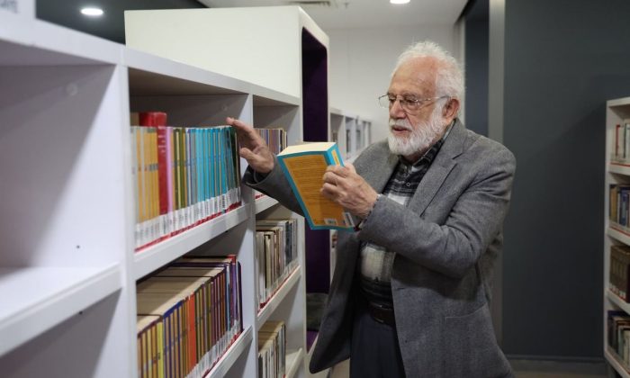 Prof. Dr. İhsan Süreyya Sırma’dan Gebze Çoban Mustafa Paşa Kütüphanesi’ne ziyaret