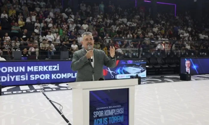 Başkan Bünyamin Çiftci’nin Gayretleriyle Çayırovada Dev  Spor Kompleksi hizmete açıldı