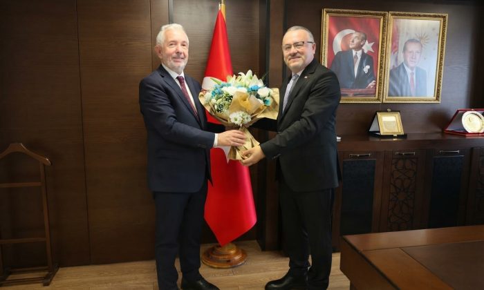 Kocaeli İl Müftüsü Mehmet Sönmezoğlu Başarılarla Veda Etti: Yeni İl Müftüsü Hüseyin Demirtaş İle Hizmet Çıtası Zirveye!