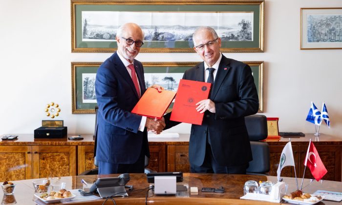 Türkiye’de Bir İlk: Kocaeli Üniversitesi ve Santa Farma İlaç’tan Sektöre Öncü Adım!