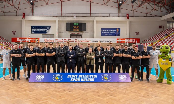 Gebze Belediyespor zirveyi bırakmıyor!