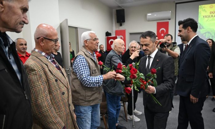Kocaeli Valisi Aktaş, huzurevi sakinlerine ziyaret etti