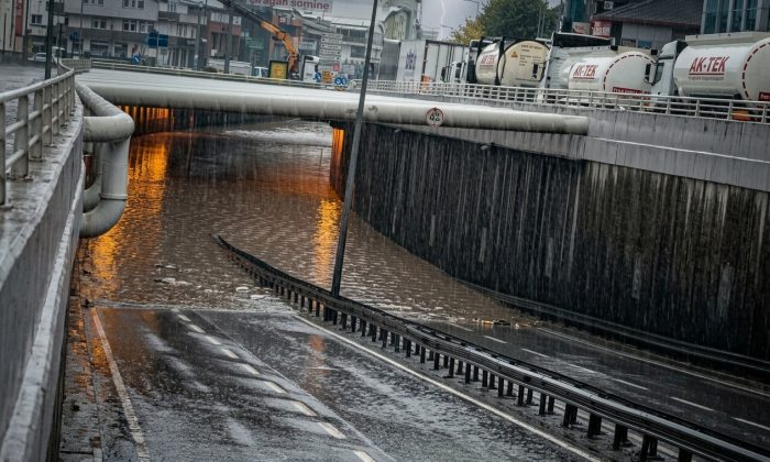 Kocaeli’de yeni yapılan Seymen battı-çıktı kavşağı trafiğe kapatıldı